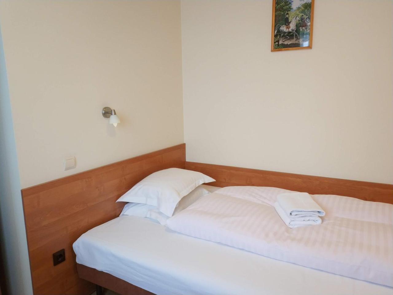 Hotel Gorsko Wieliczka Bagian luar foto